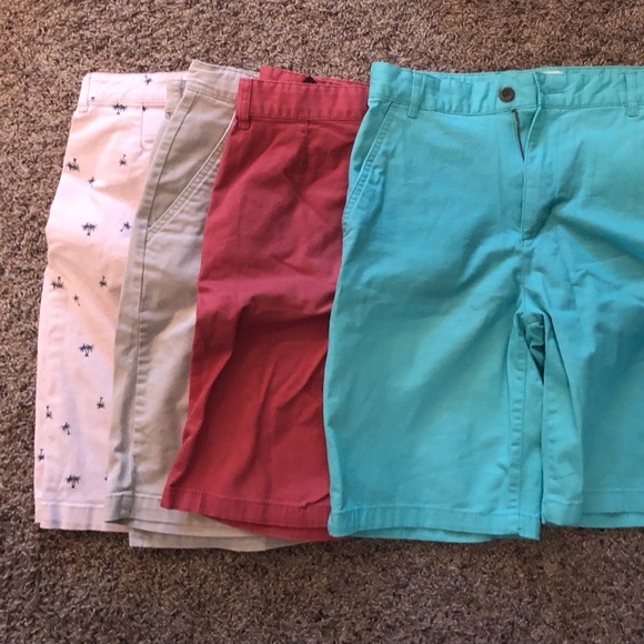 4 pairs of khaki shorts - Picture 1 of 2
